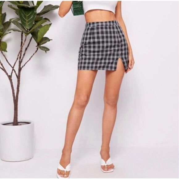 ✨Cotton On Plaid Navy Mini Sz XS Skirt✨ - Picture 1 of 7